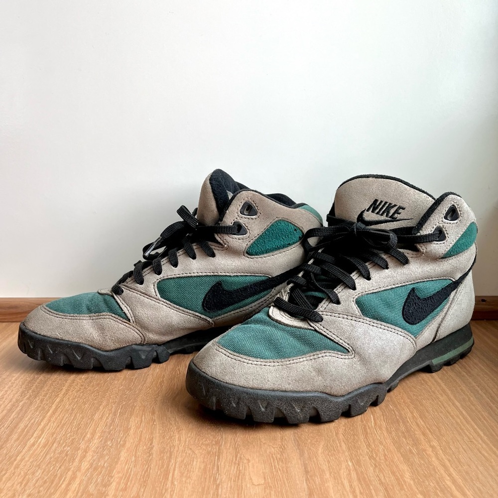 Women’s Vintage Nike Caldera Hiking Boots